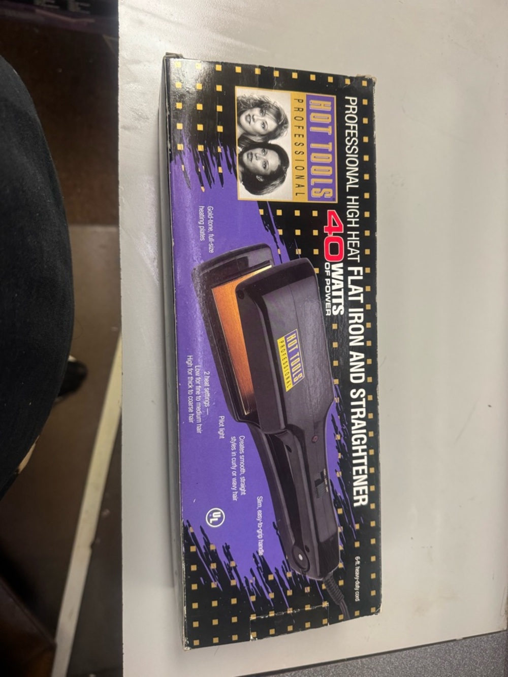 HOT TOOLS professional flat iron